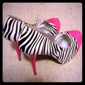 BRAND NEW UNIQUE HEALS:)